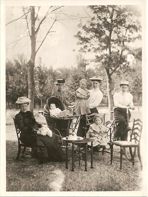 Berlage_family_1901_sm